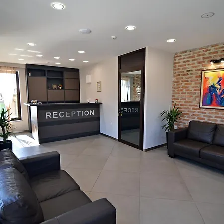 La Casa 3* Tsigov Chark