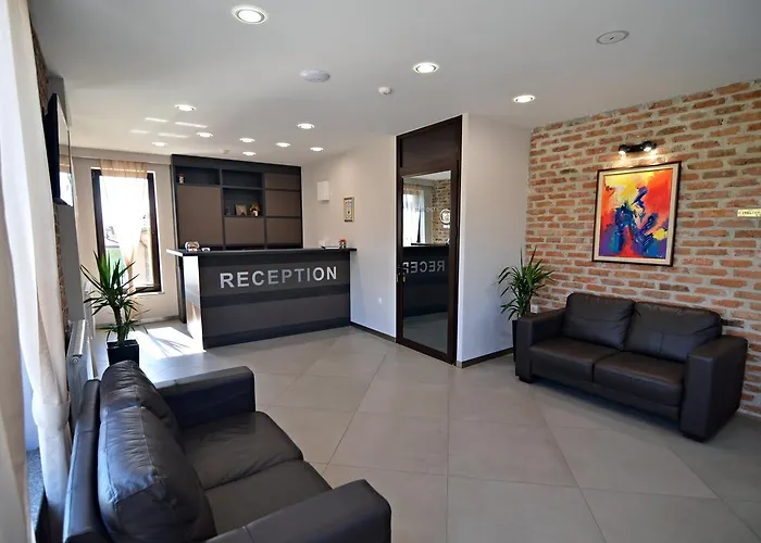 La Casa 3* تسيغوف تشارك